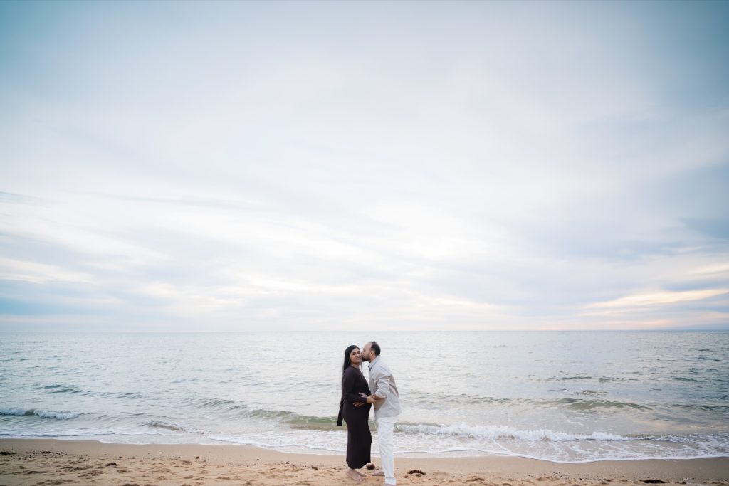 Maulik and Madhvi beach maternity shoot, photo 8 of 15, Melbourne maternity photography